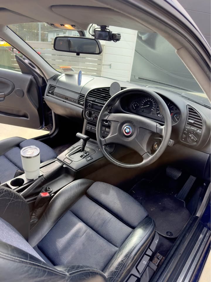 1995 BMW E36 320i coupe