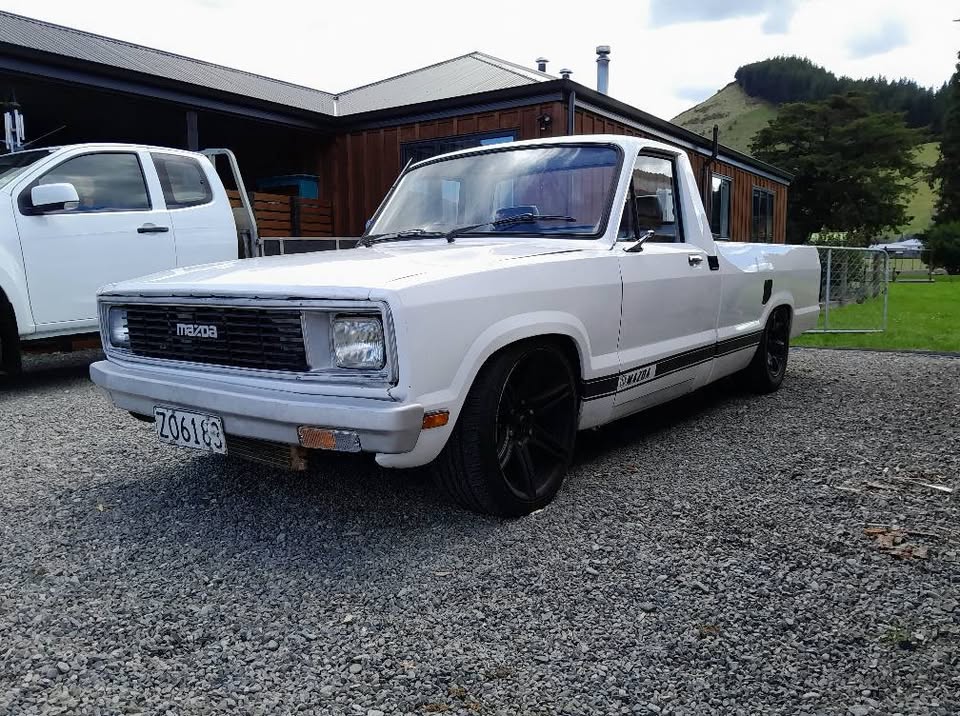 1984 Mazda B2000
