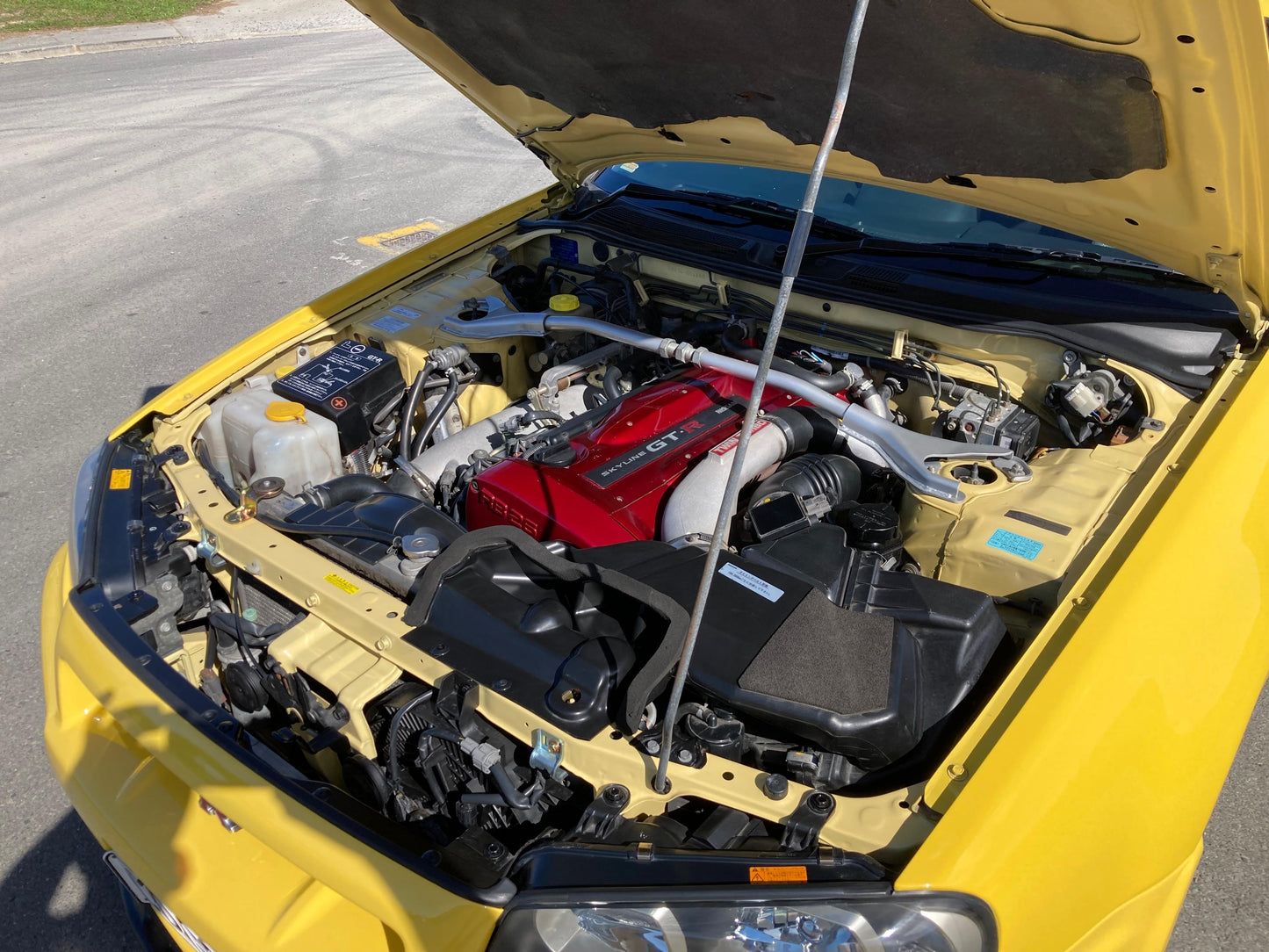 1999 Nissan Skyline R34 GTR Lightning Yellow EV1