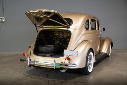 1937 FORD V8