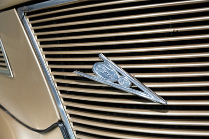 1937 FORD V8