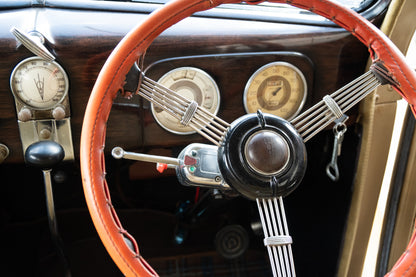 1937 FORD V8