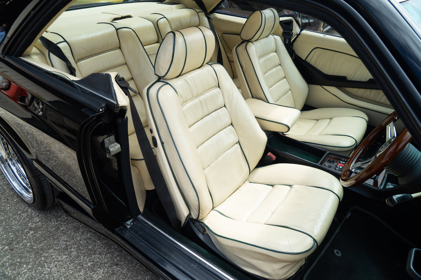 1983 MERCEDES-BENZ 500