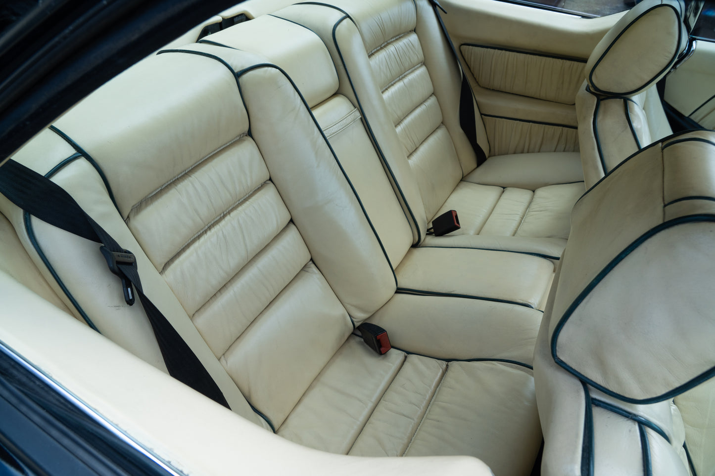 1983 MERCEDES-BENZ 500