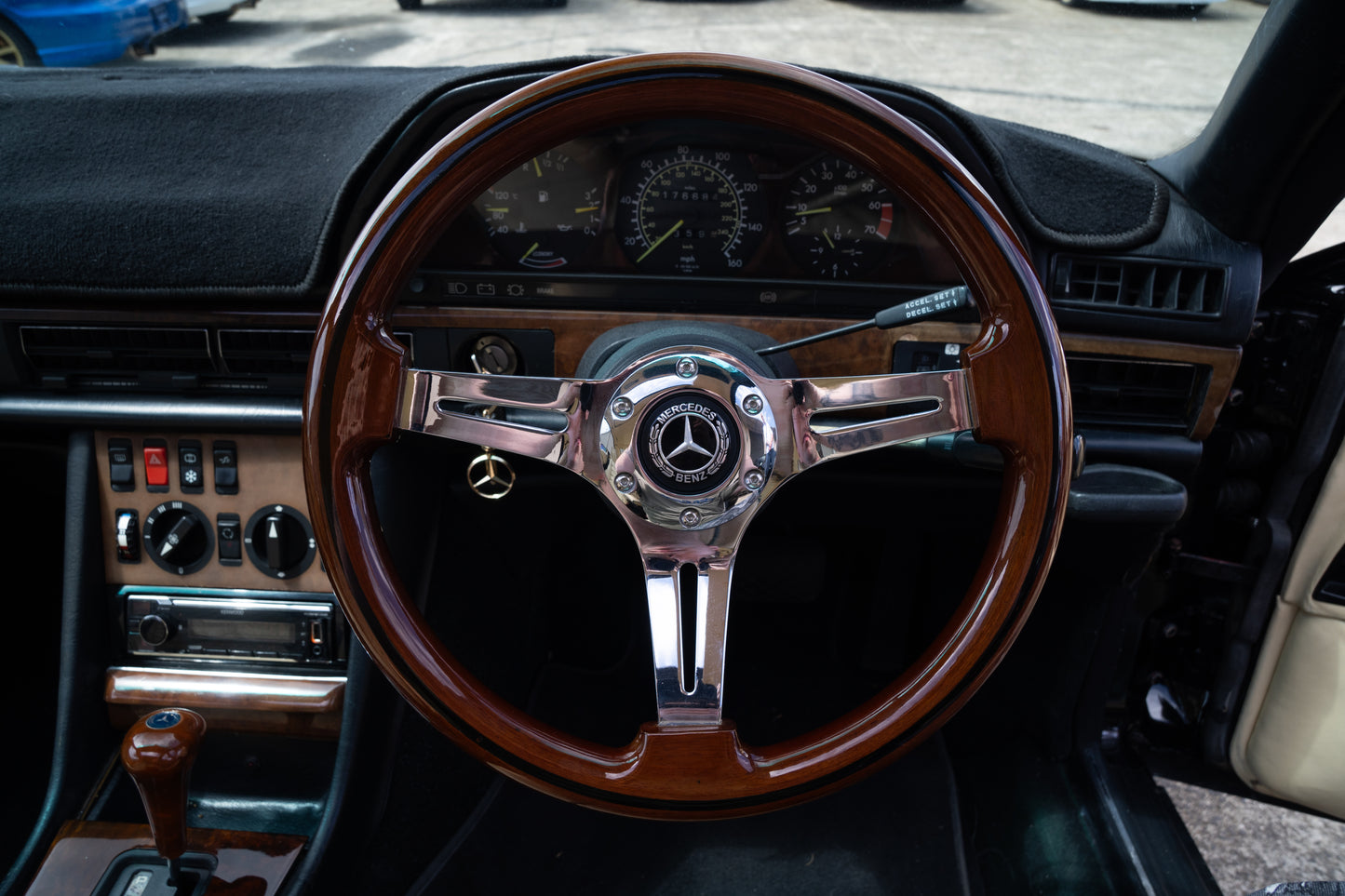 1983 MERCEDES-BENZ 500