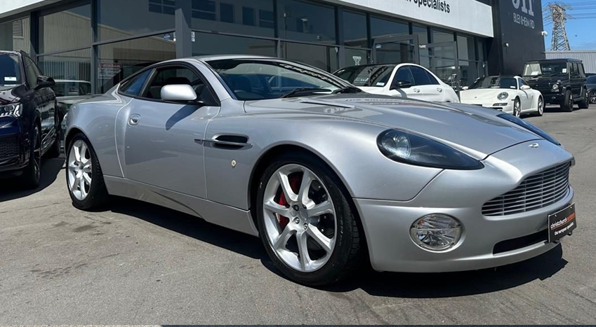 2004 Aston Martin Vanquish 6.0 V12 Generation 1