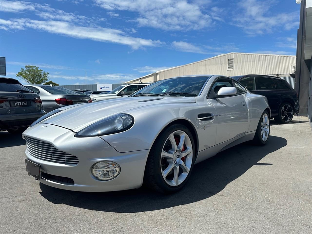 2004 Aston Martin Vanquish 6.0 V12 Generation 1