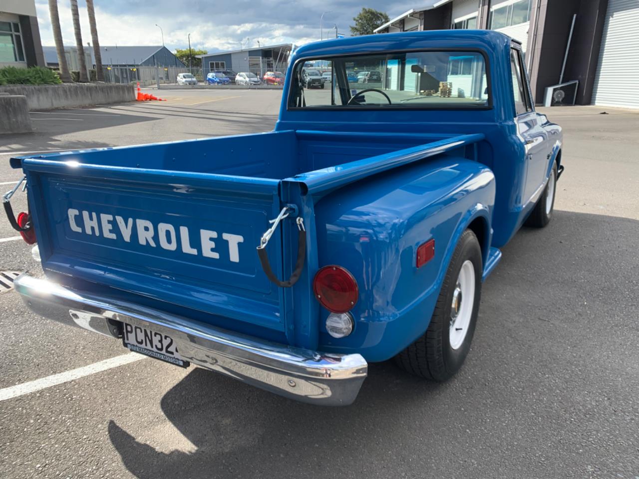 1972 Chevrolet C10 Stepside Short Bed Custom Deluxe Manual Trans