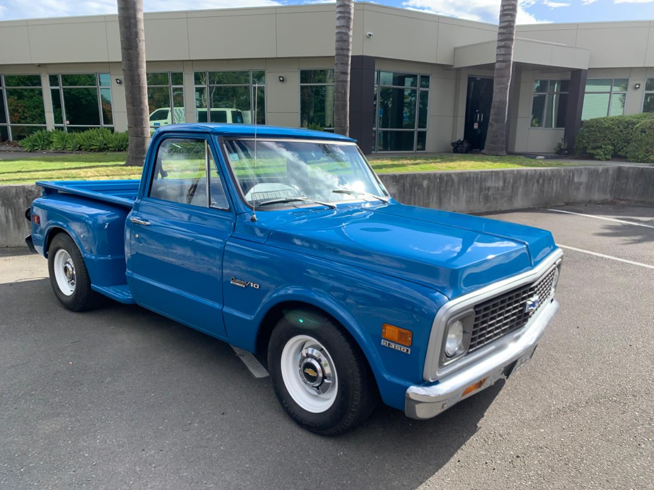 1972 Chevrolet C10 Stepside Short Bed Custom Deluxe Manual Trans
