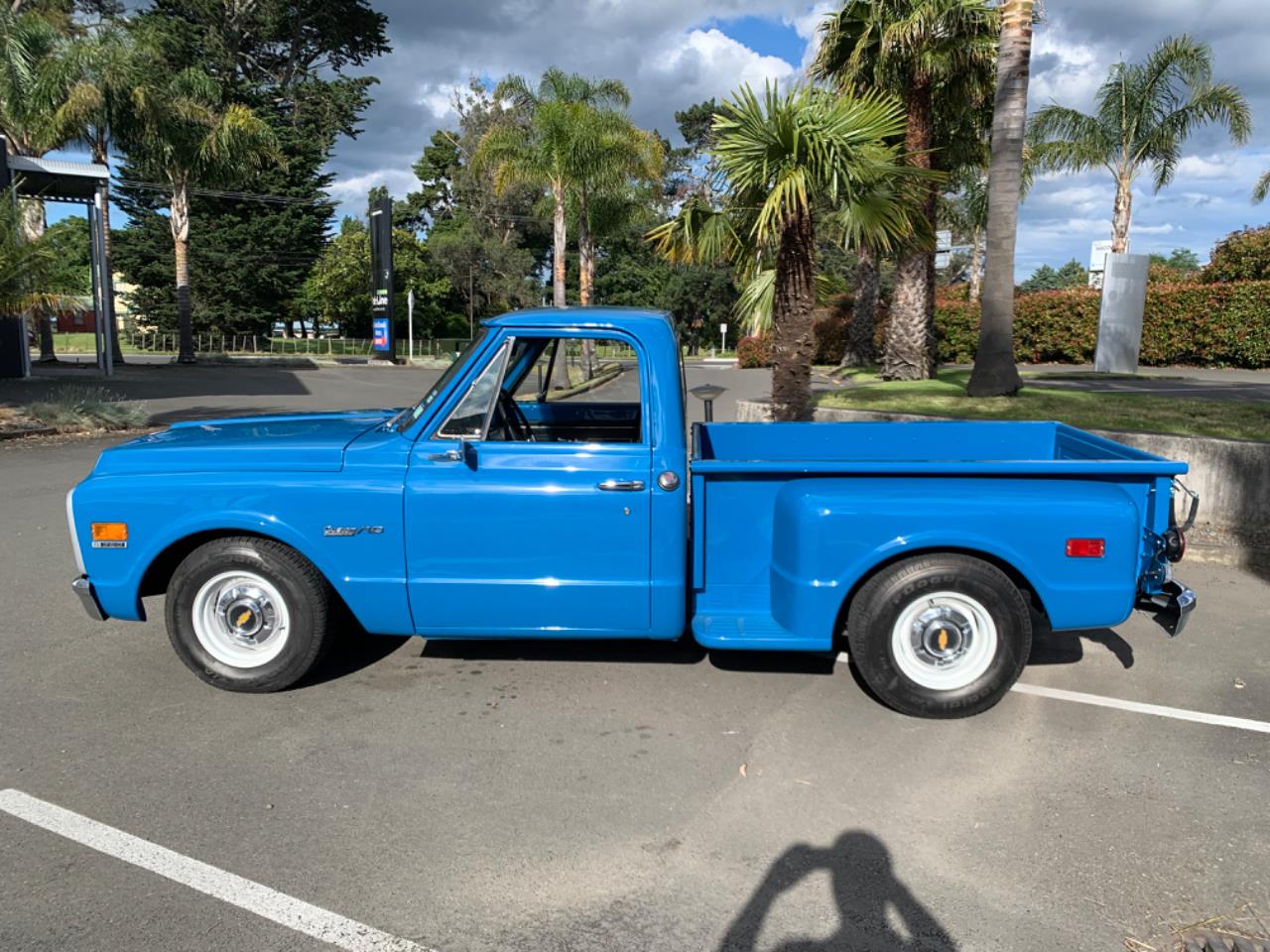 1972 Chevrolet C10 Stepside Short Bed Custom Deluxe Manual Trans
